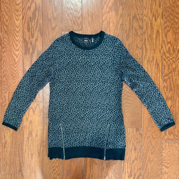 2 sweater dresses tunic gray black leopard print long sleeved - Picture 2 of 13